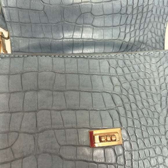 Shydiva Co. Tracee Wallet Removable Strap Powder Blue - Picture 4 of 4